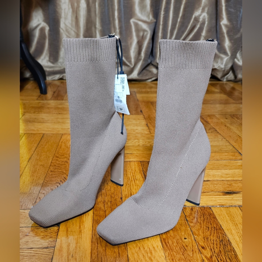 Zara Knit sock boots sz8